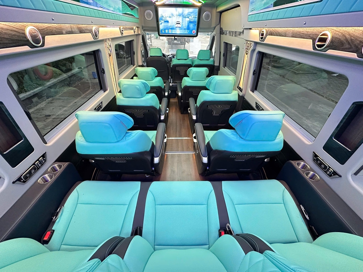 Limousine buses to Sapa